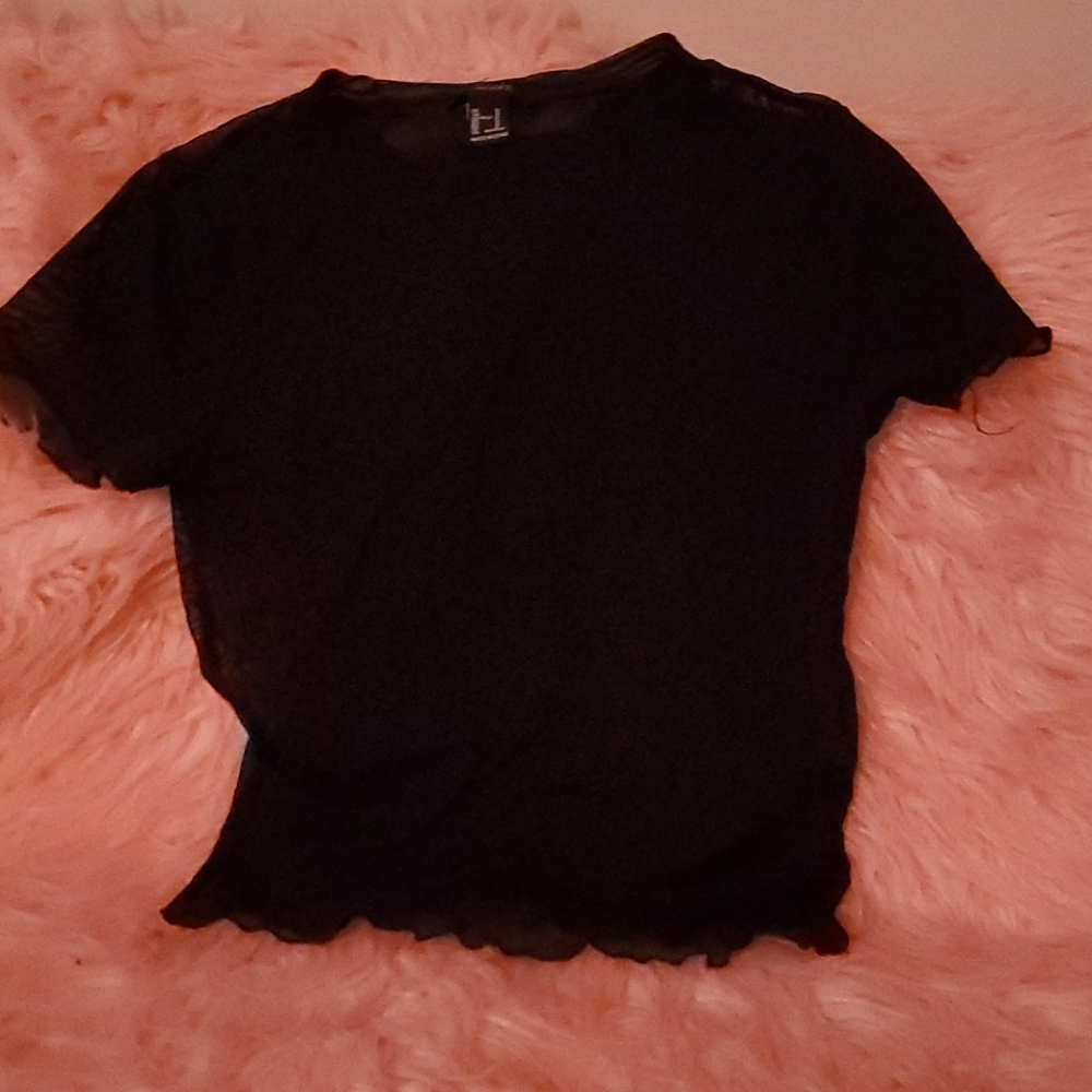 Black crop tops